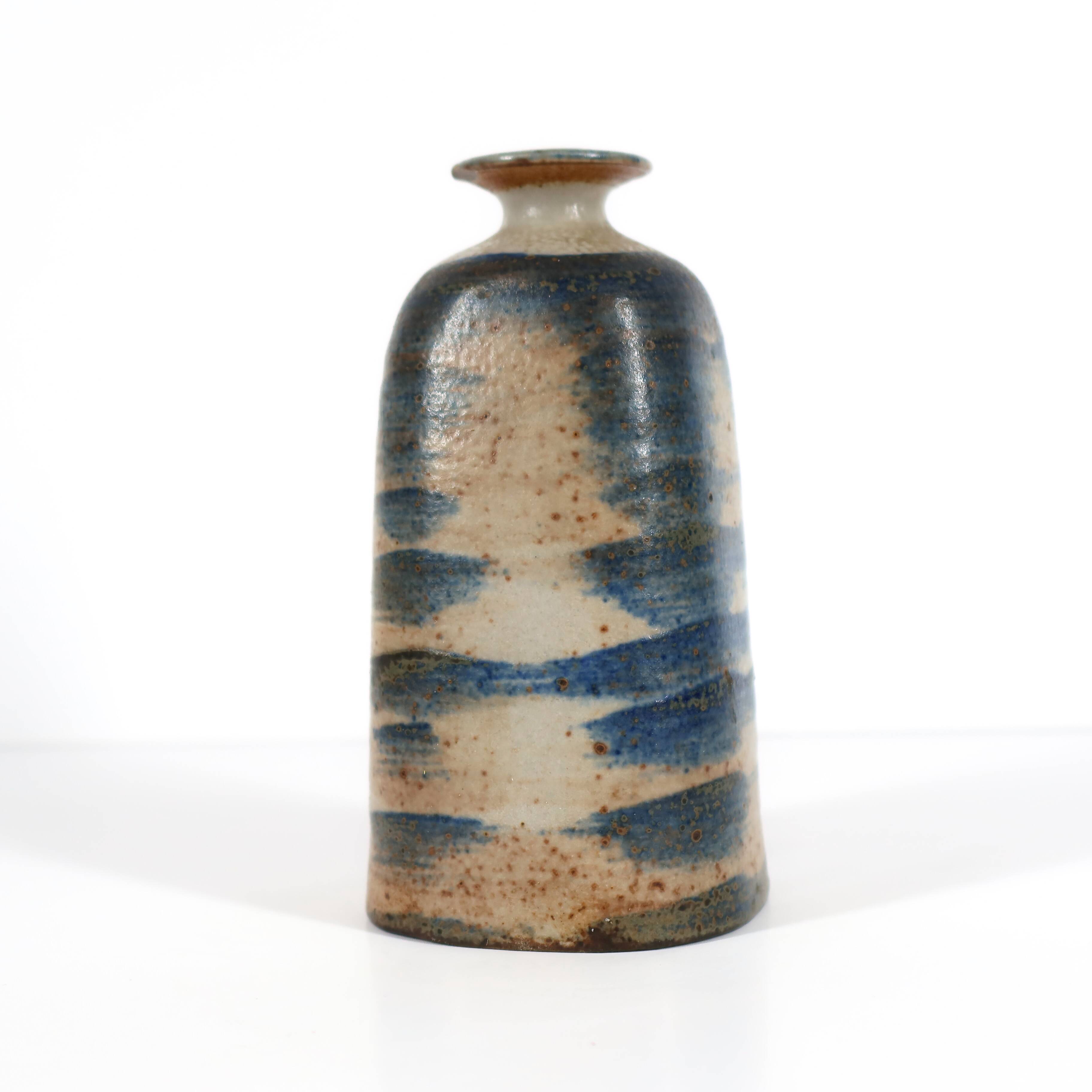 Handcrafted stoneware vase – Unique piece