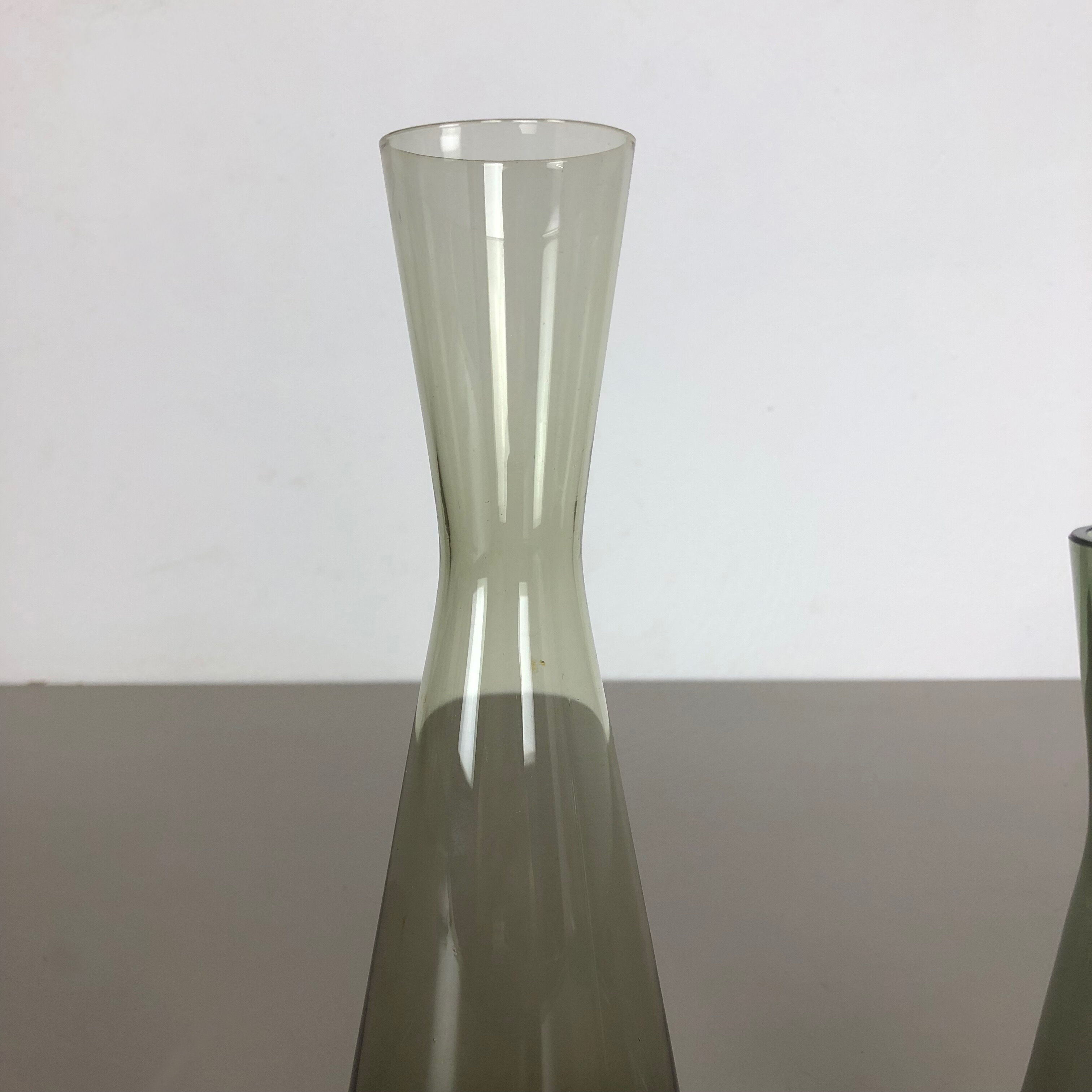 Ensemble de 2 vases à turmaline des années 1960 par Wilhelm Wagenfeld pour le WMF, Allemagne