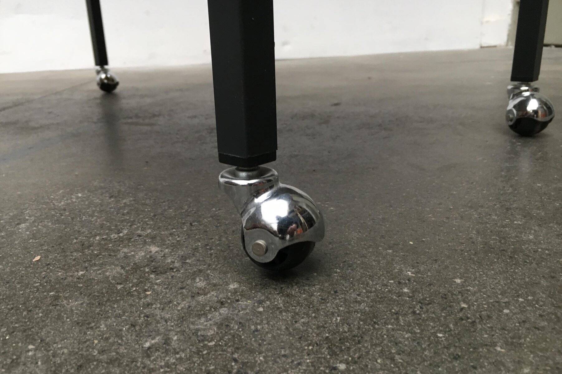 Chariot de bar minimaliste en teck du milieu du siècle