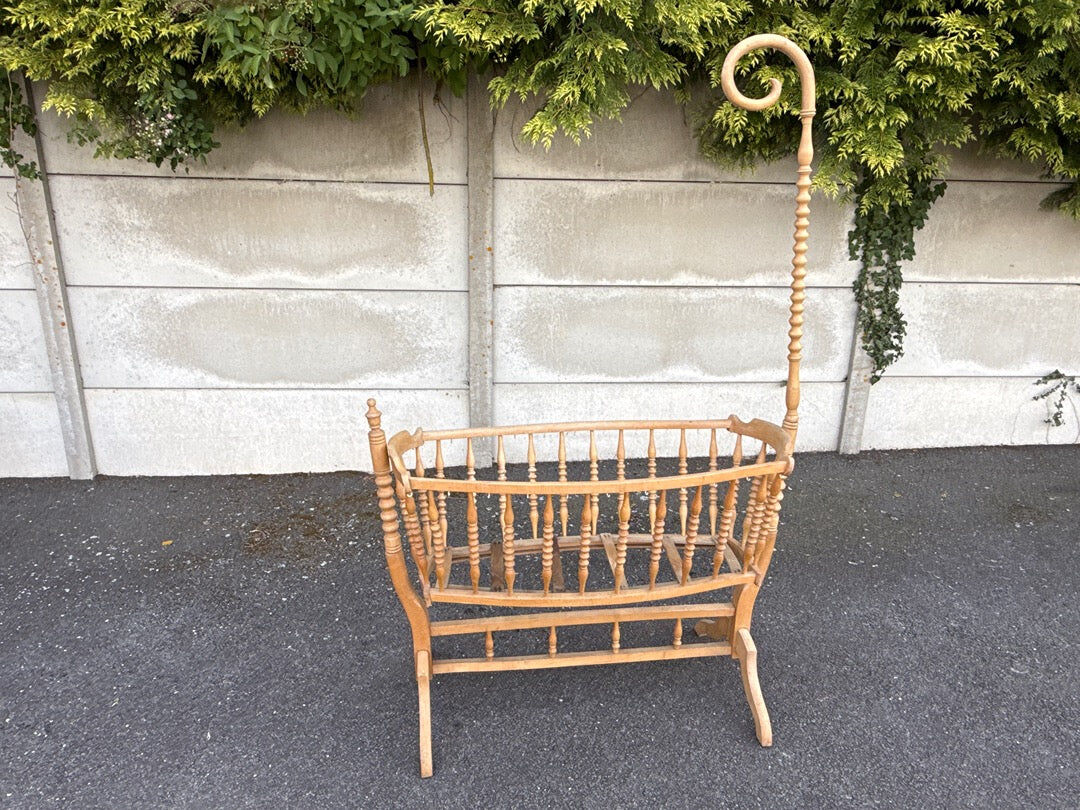 Berceau vintage en bois
