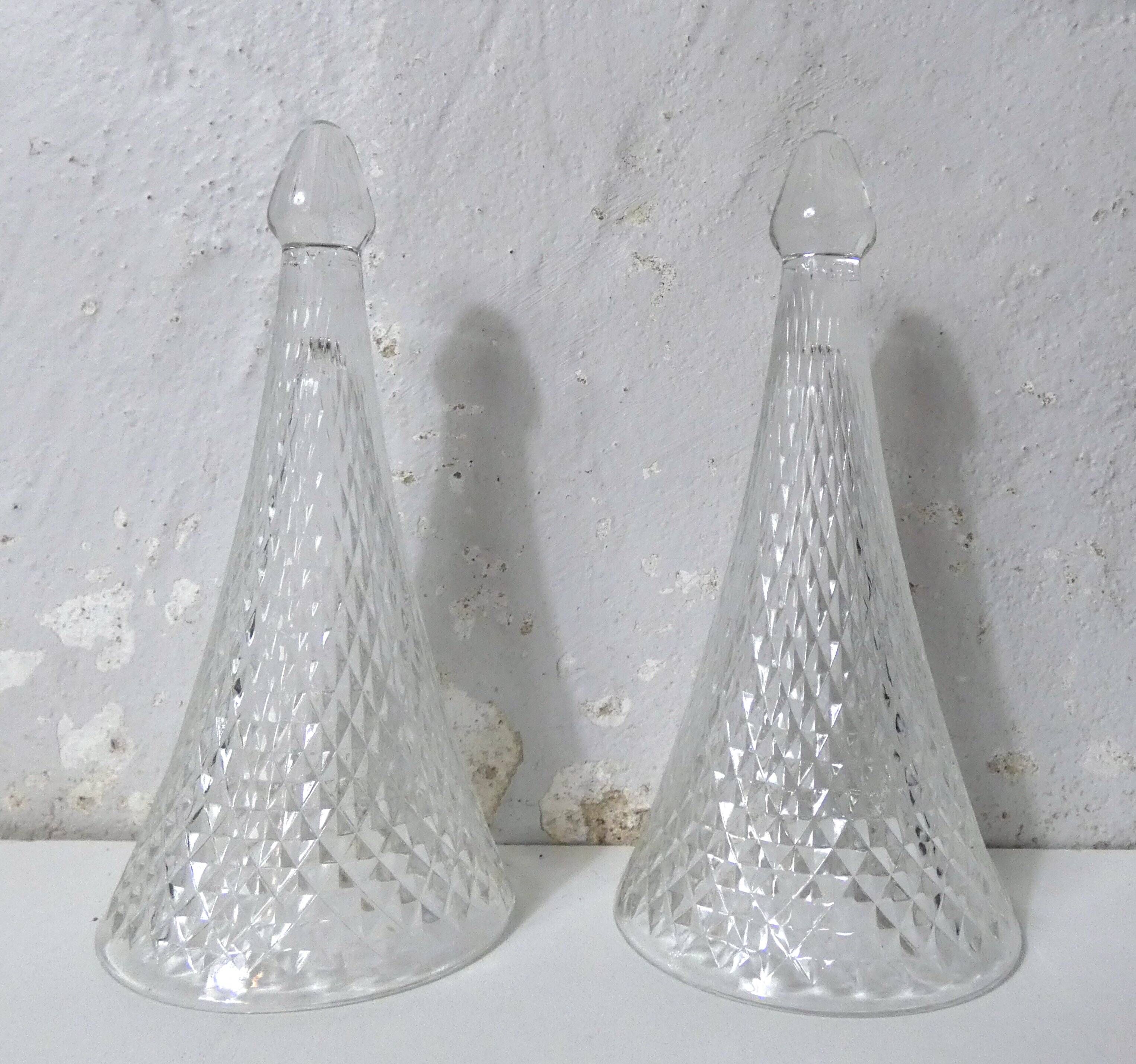 2 stemless glasses, champagne flutes, Henri Maire vintage glass.
