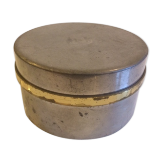 Round tin box "Boutique du Manoir"