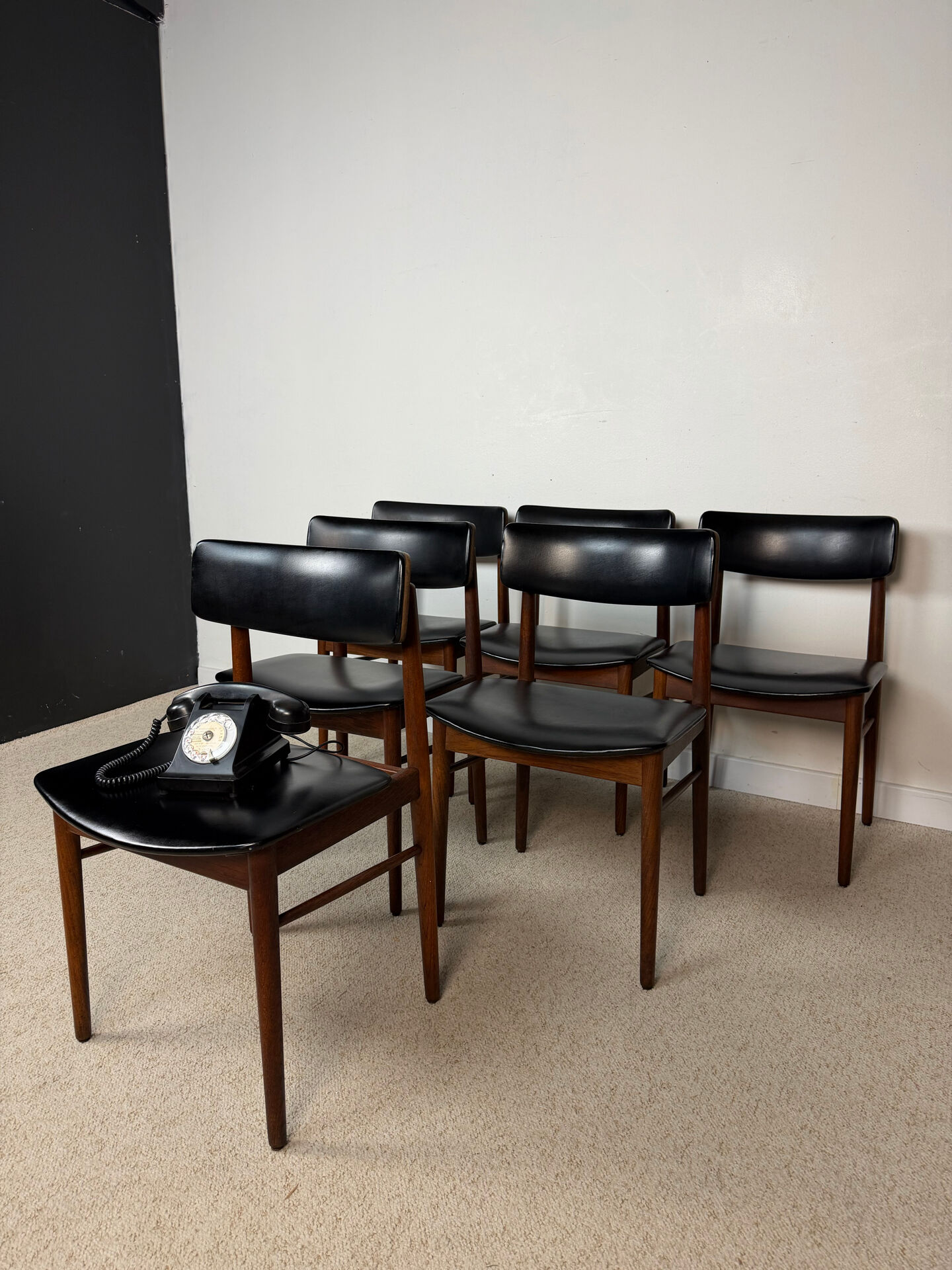 6 vintage Scandinavian chairs attributed to SAX – 1960s