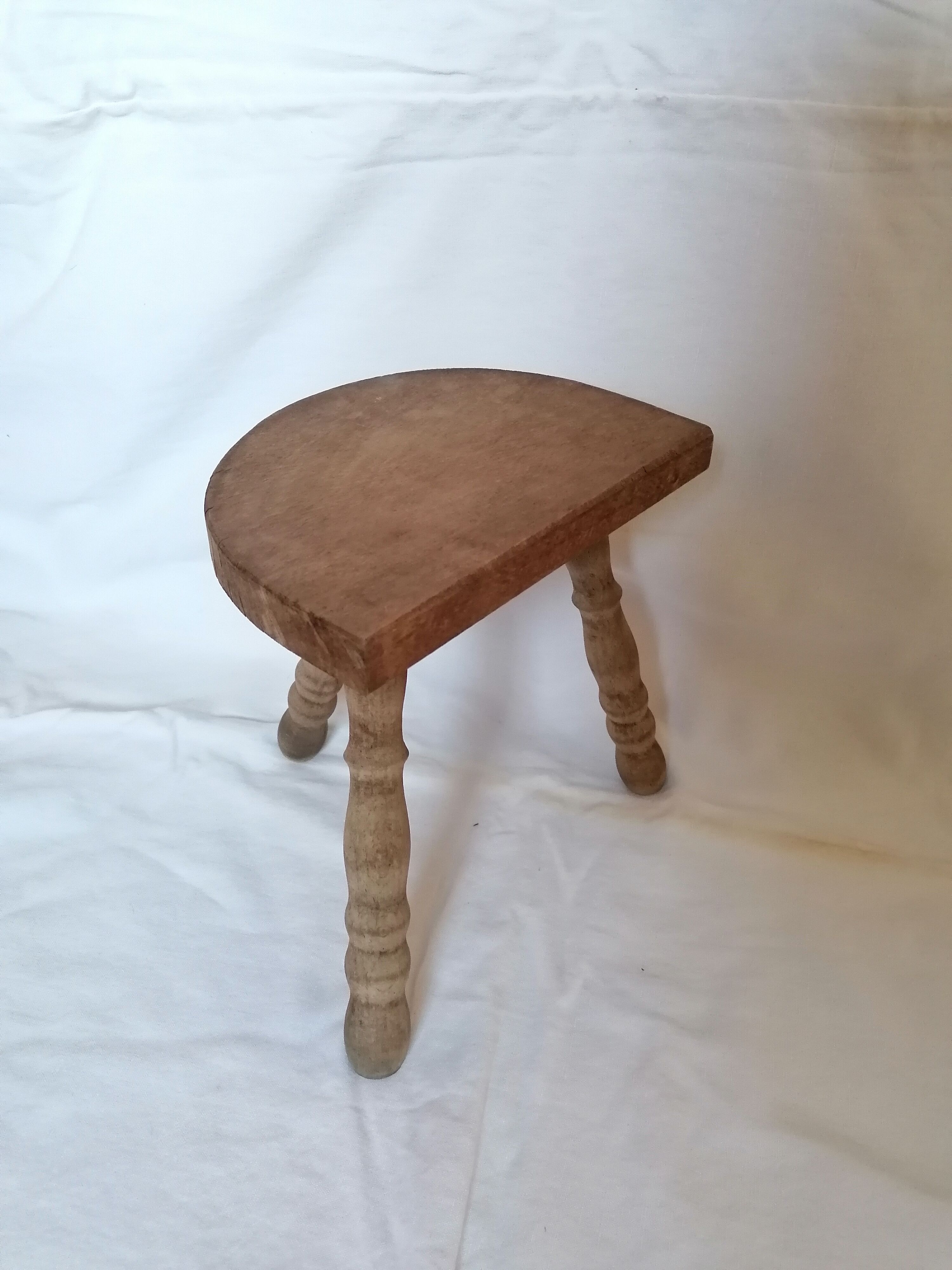 Tripod stool