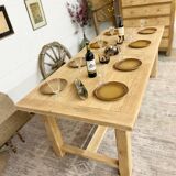 Farmhouse table with central extensions