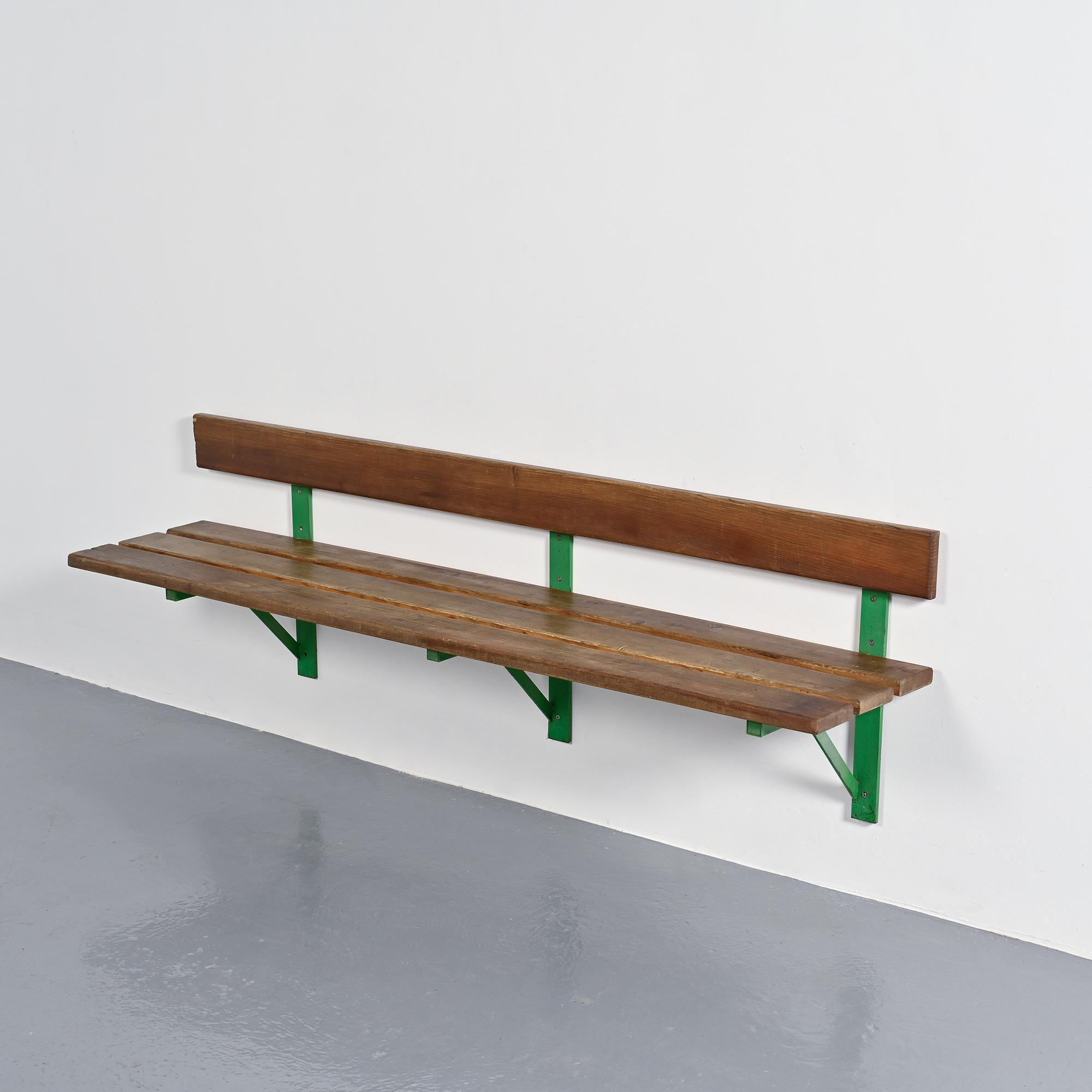 Banc mural de la résidence Le Miravidi, Arc 1800, 1974