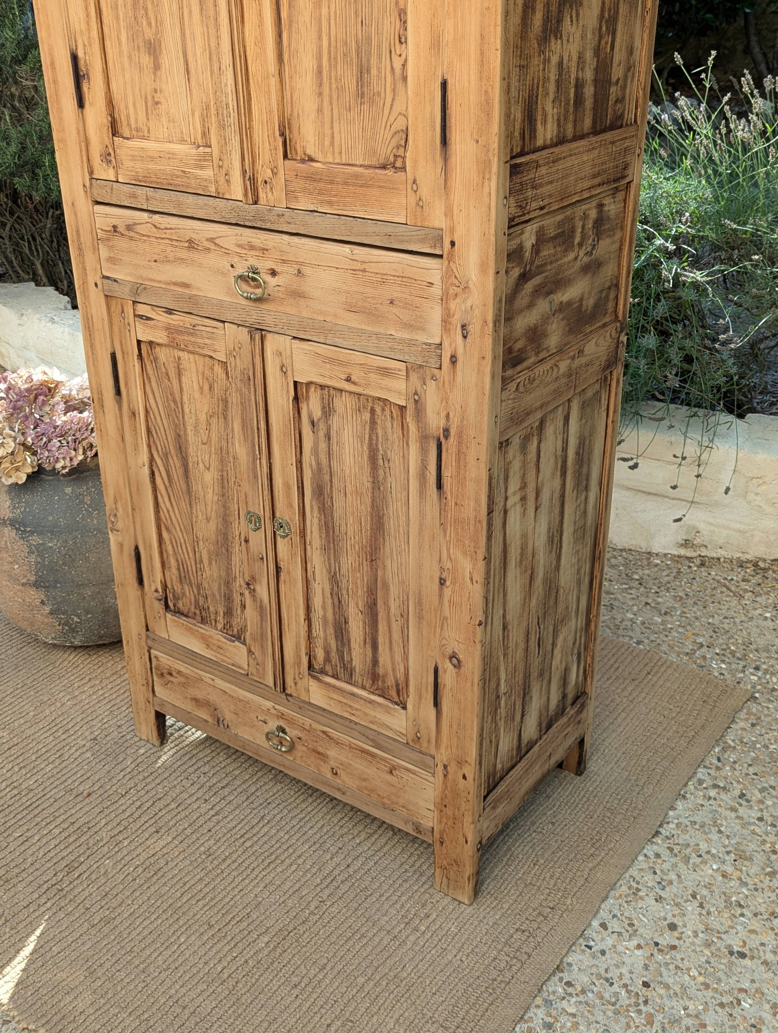 Standing man's wardrobe