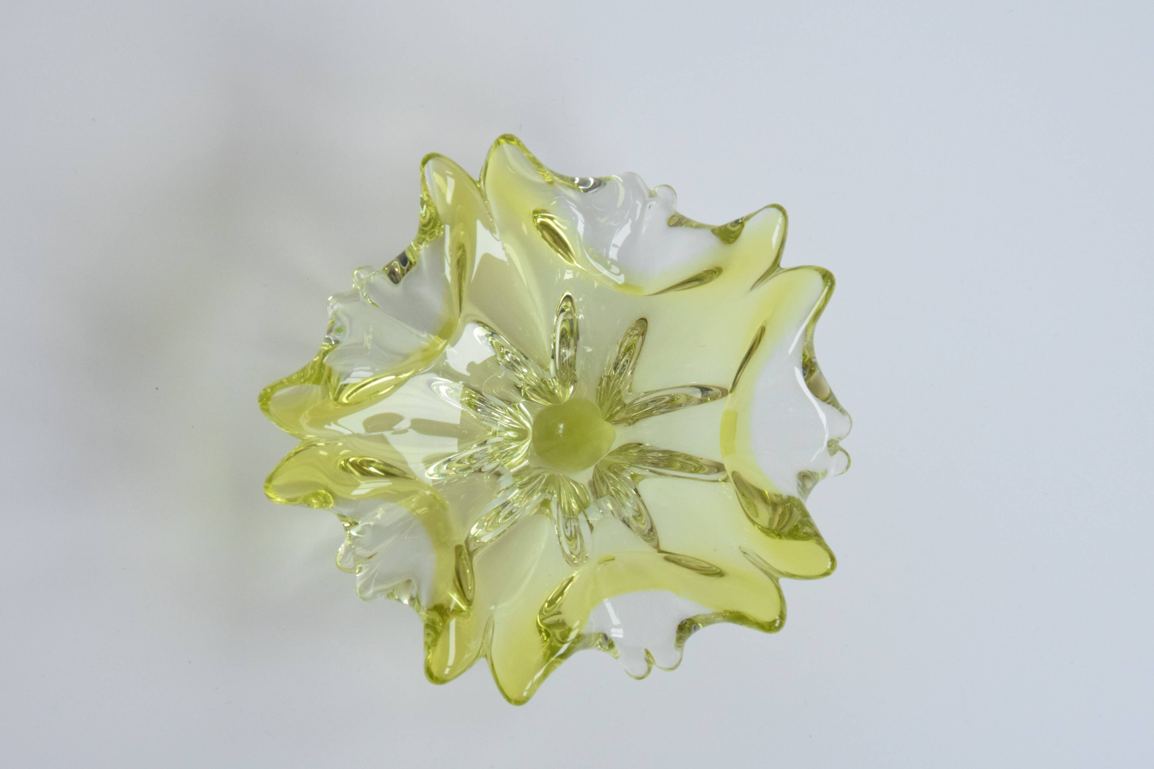 Jaroslav Taraba Art Glass Ashtray Bowl, Lednické Rovné Czechoslovakia