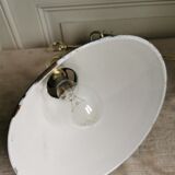 Lampe d'atelier ancienne en  laiton et abat-jour en tôle émaillée