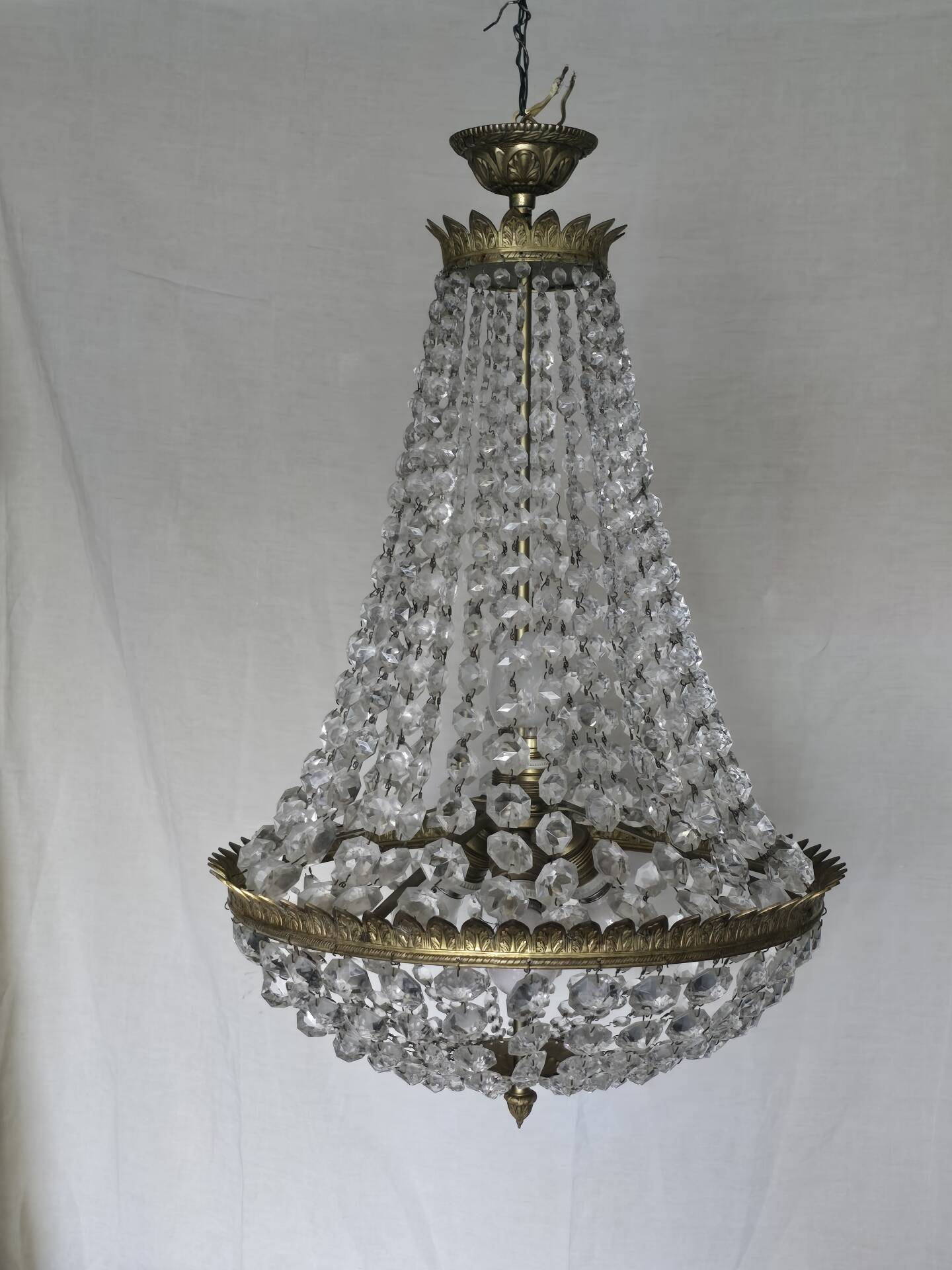 Large balloon chandelier with 5 lights