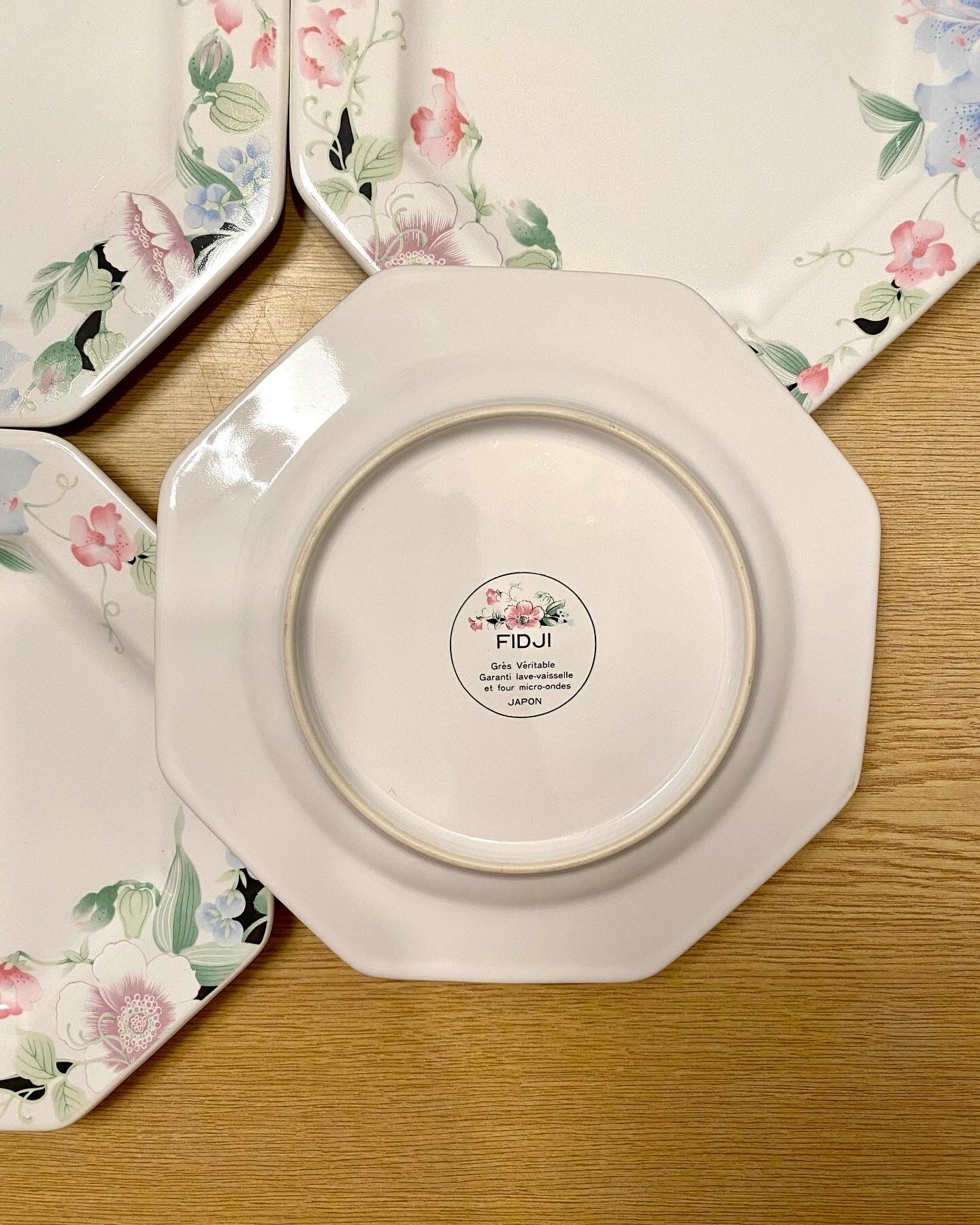 Octagonal Fiji Japan plates with sandstone flowers