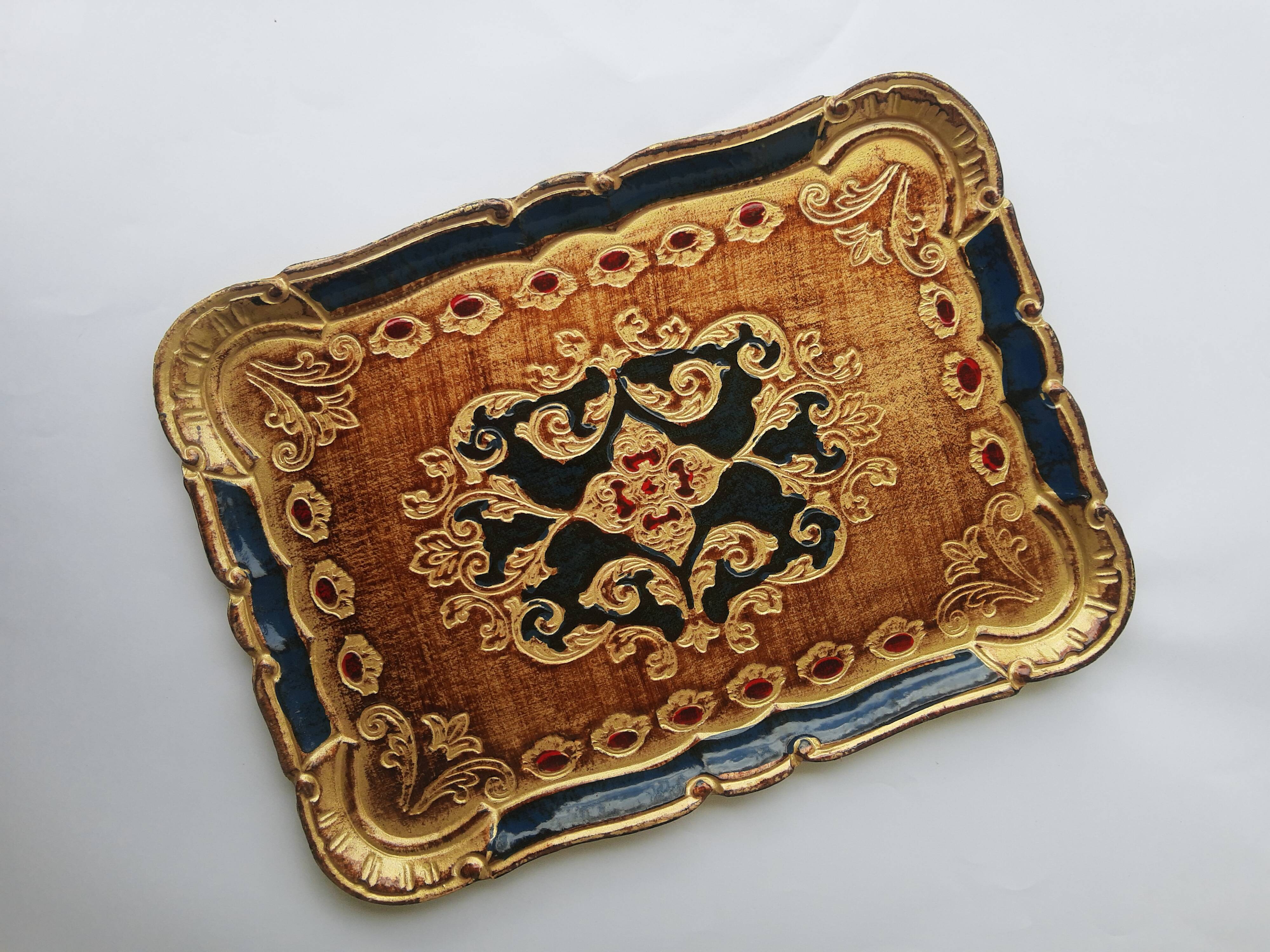 Italian Florentine tray in vintage hand-painted wood