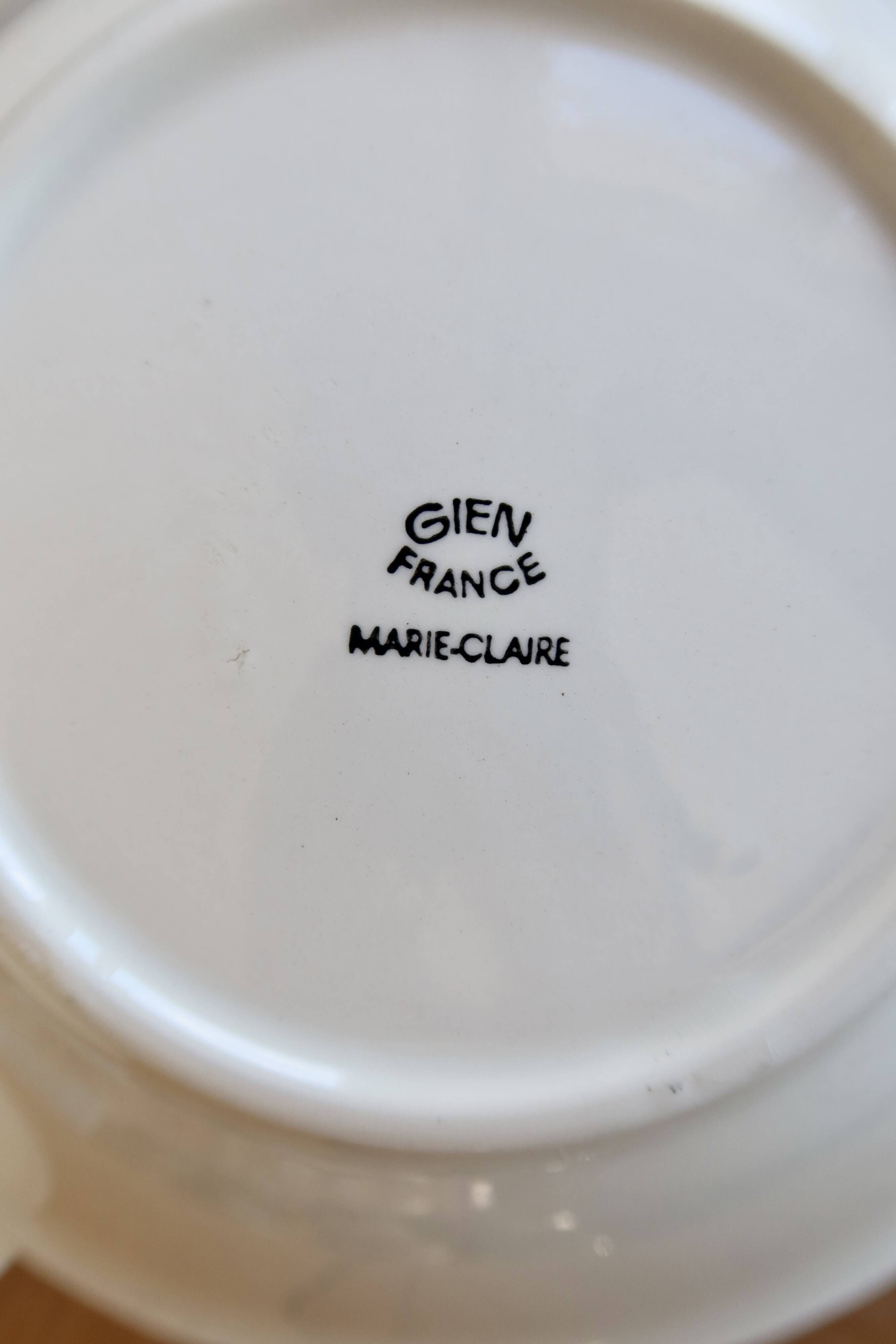 Vintage deep plates in Gien earthenware, model Marie-Claire.