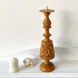 Bougeoir en bois sculpté