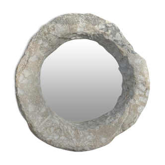 Monoxyle stone mirror