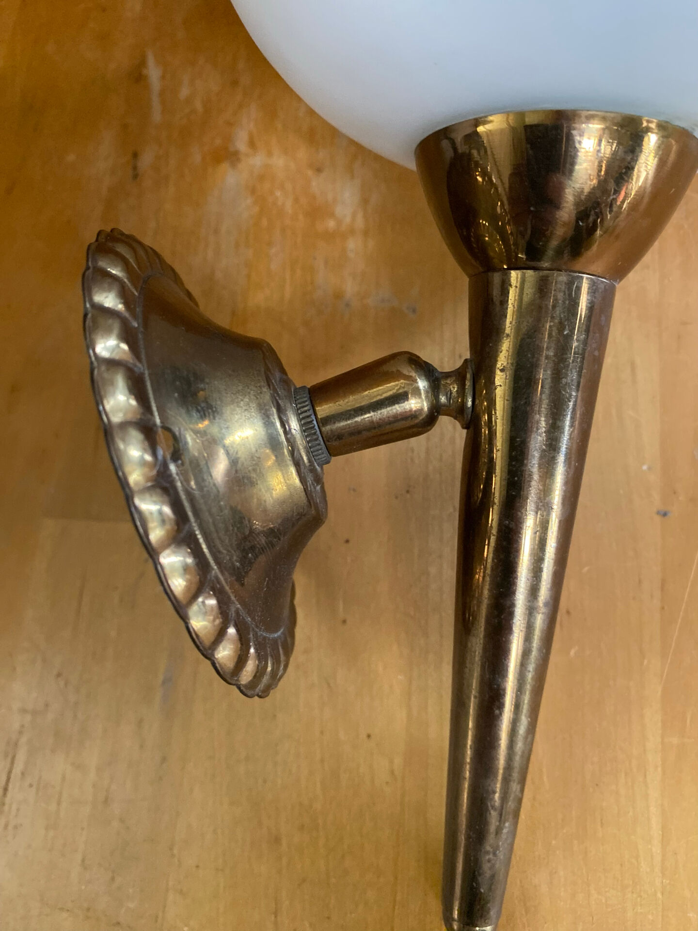Arlus lunel wall torch light gold metal + white opaline mid-century