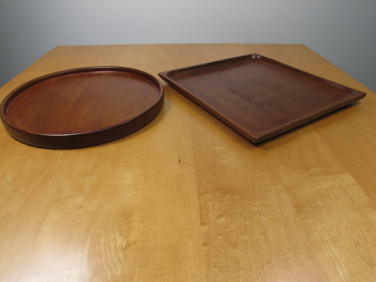 2 solid teak platters from Denmark - Wiggers
