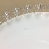 Pair of pendants in white opaline and transparent serrated edges