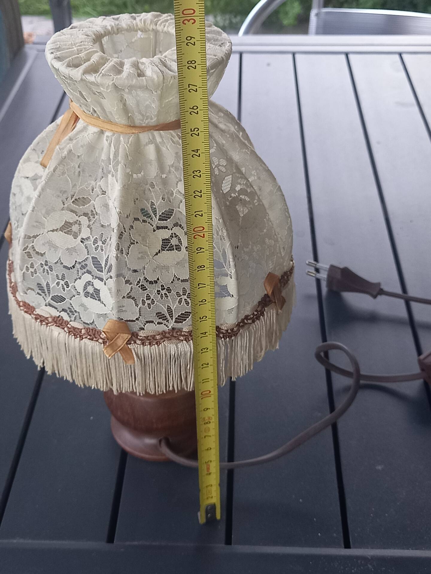 Table lamp