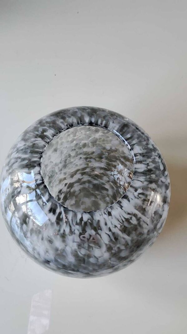 Vase sphérique/boule en verre d art soufflé. lsa international. gris fumé moucheté blanc. dim. 14 x 15 cm