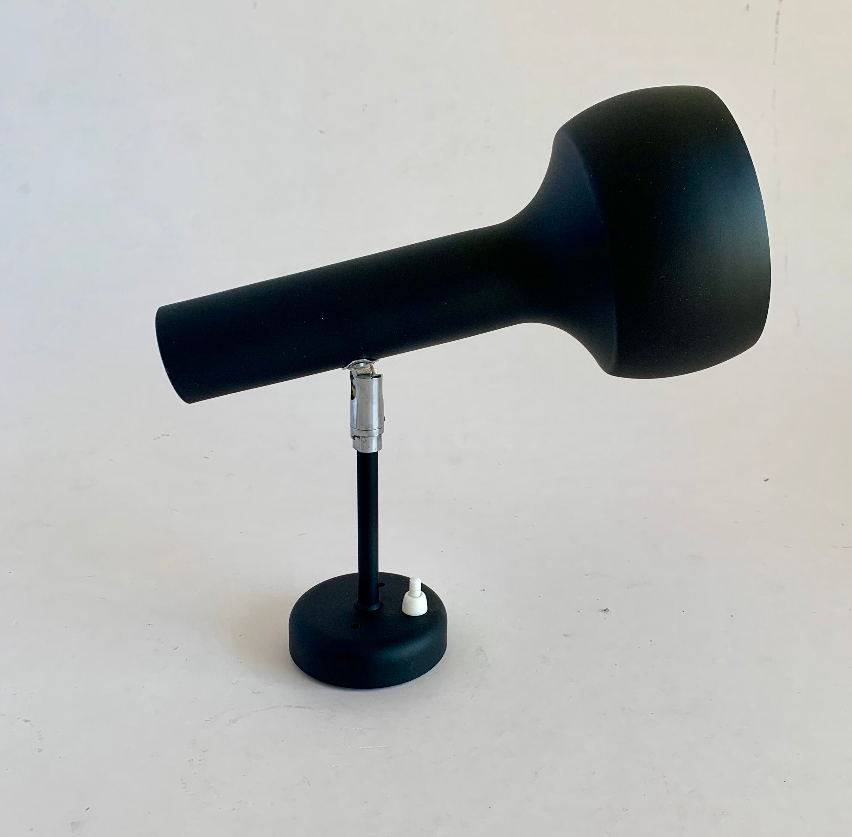 Wall spot light by Swiss International, 1970s