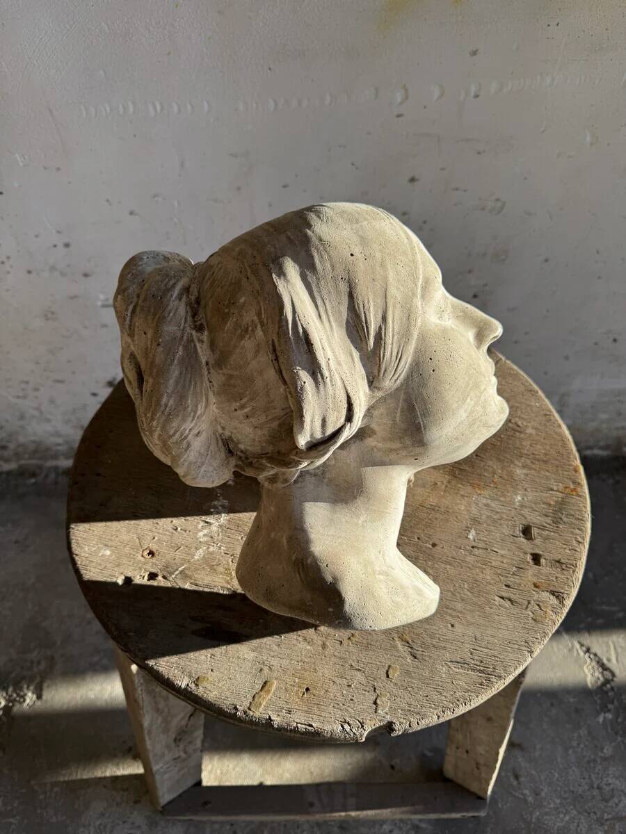 Beige plaster wall bust by Walter De Buck — figurative expressionist female head, wall-mounted