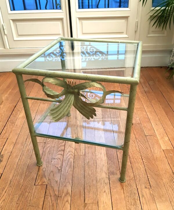 Table Basse En Verre Et Fer Forgé Couleur Vert Façon Cuivre.