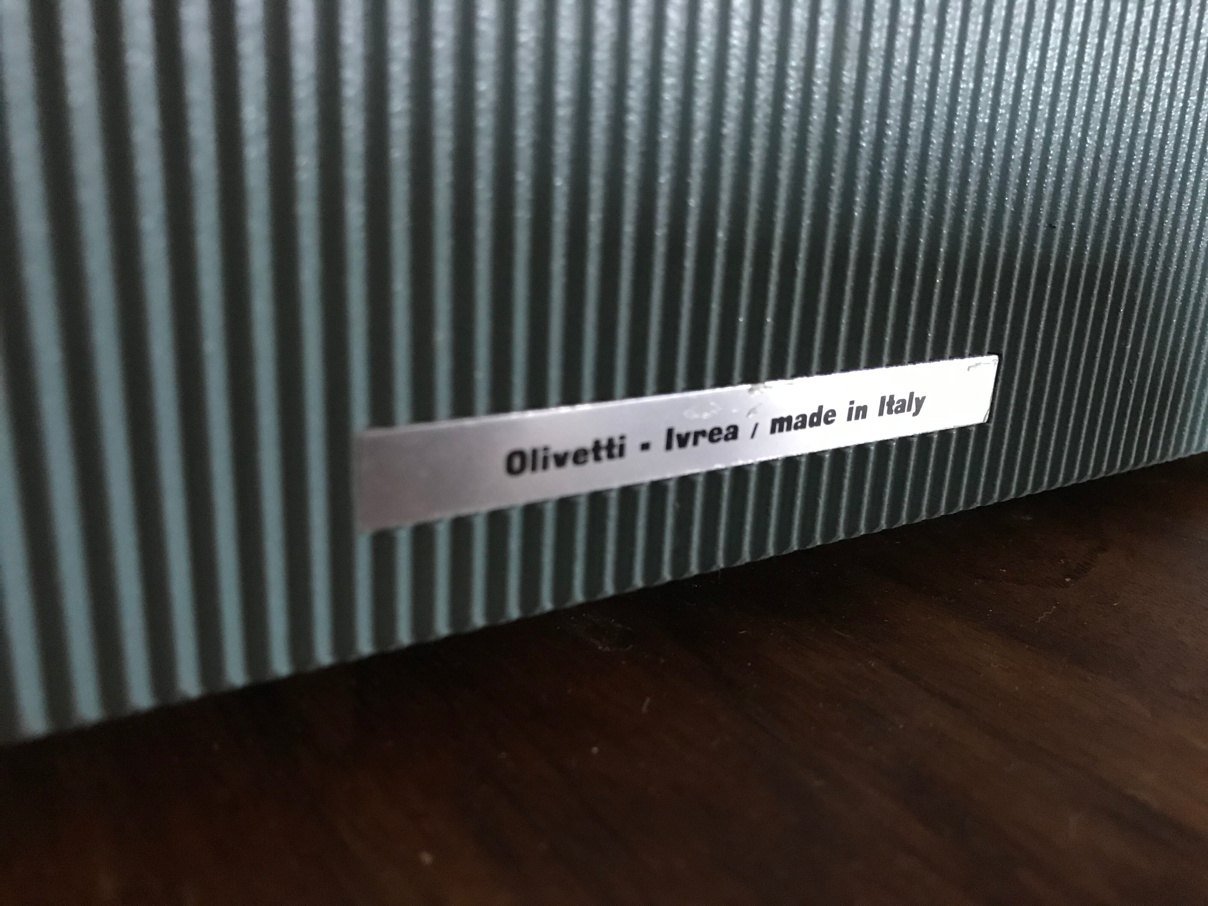 Olivetti lettera 32 typewriter