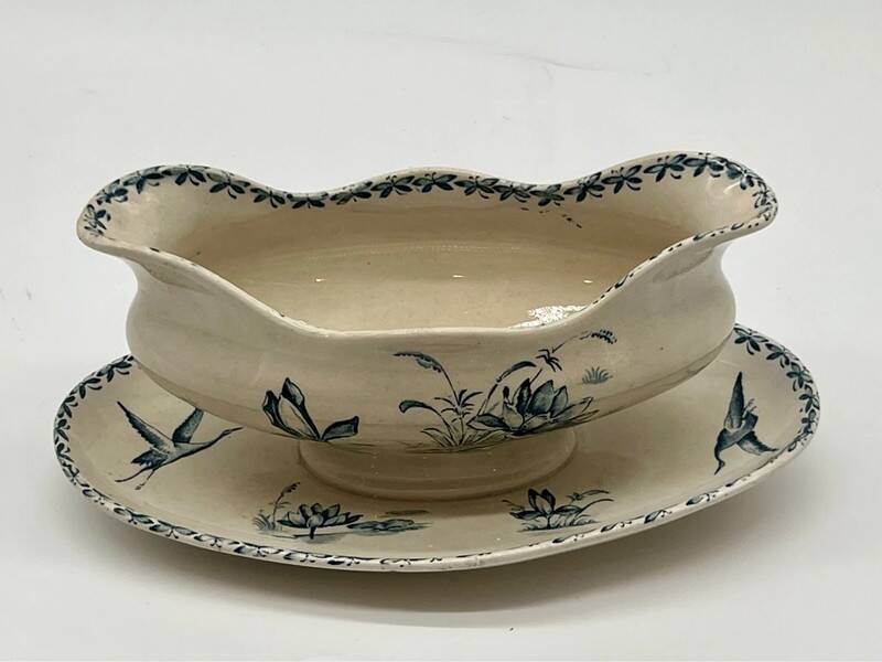 Saucière terre de fer, motifs nénuphars