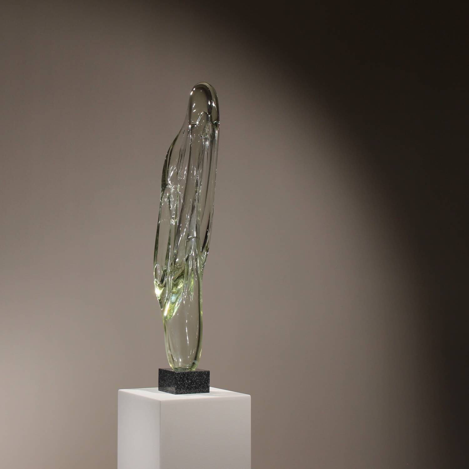 Monumental Glass Sculpture ‚Caviersecha‘ | Eastern Europe 1987