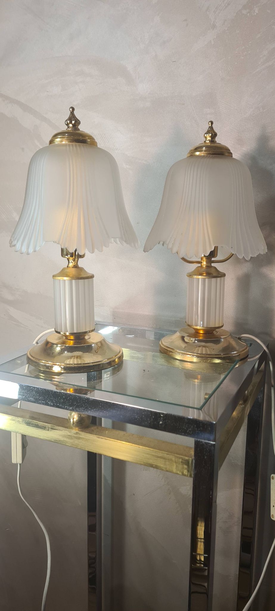 paire de lampe de chevet, verre  moulé et laiton 1970