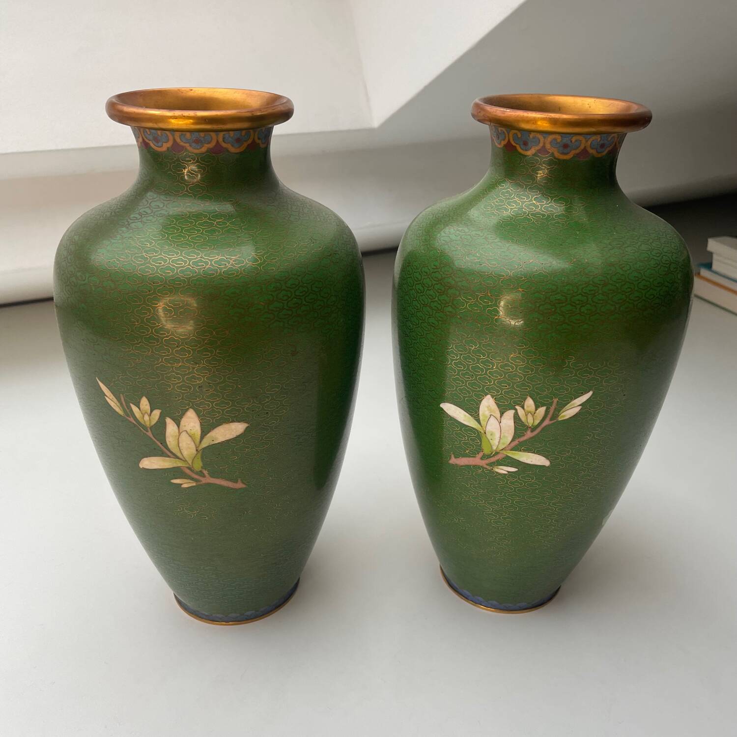 Paire de vases cloisonnés