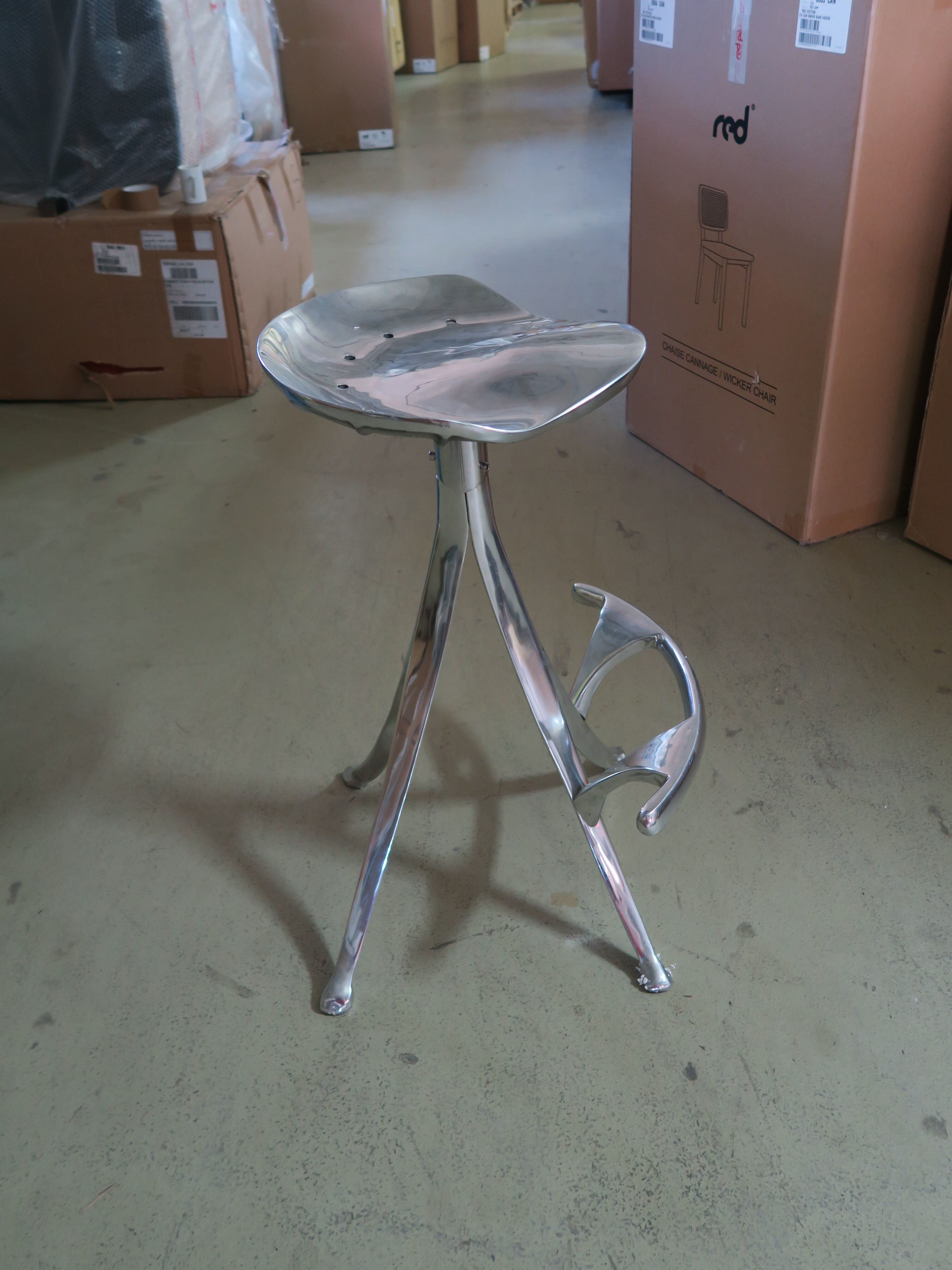 Metal tabouret