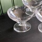 Set of 6 vintage cups in very good condition.