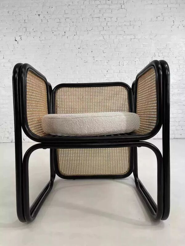 Fauteuil cubique en rotin noir et cannage