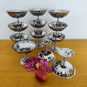 Lot de 12 coupelles en inox années 70