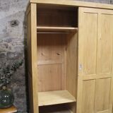 Armoire parisienne