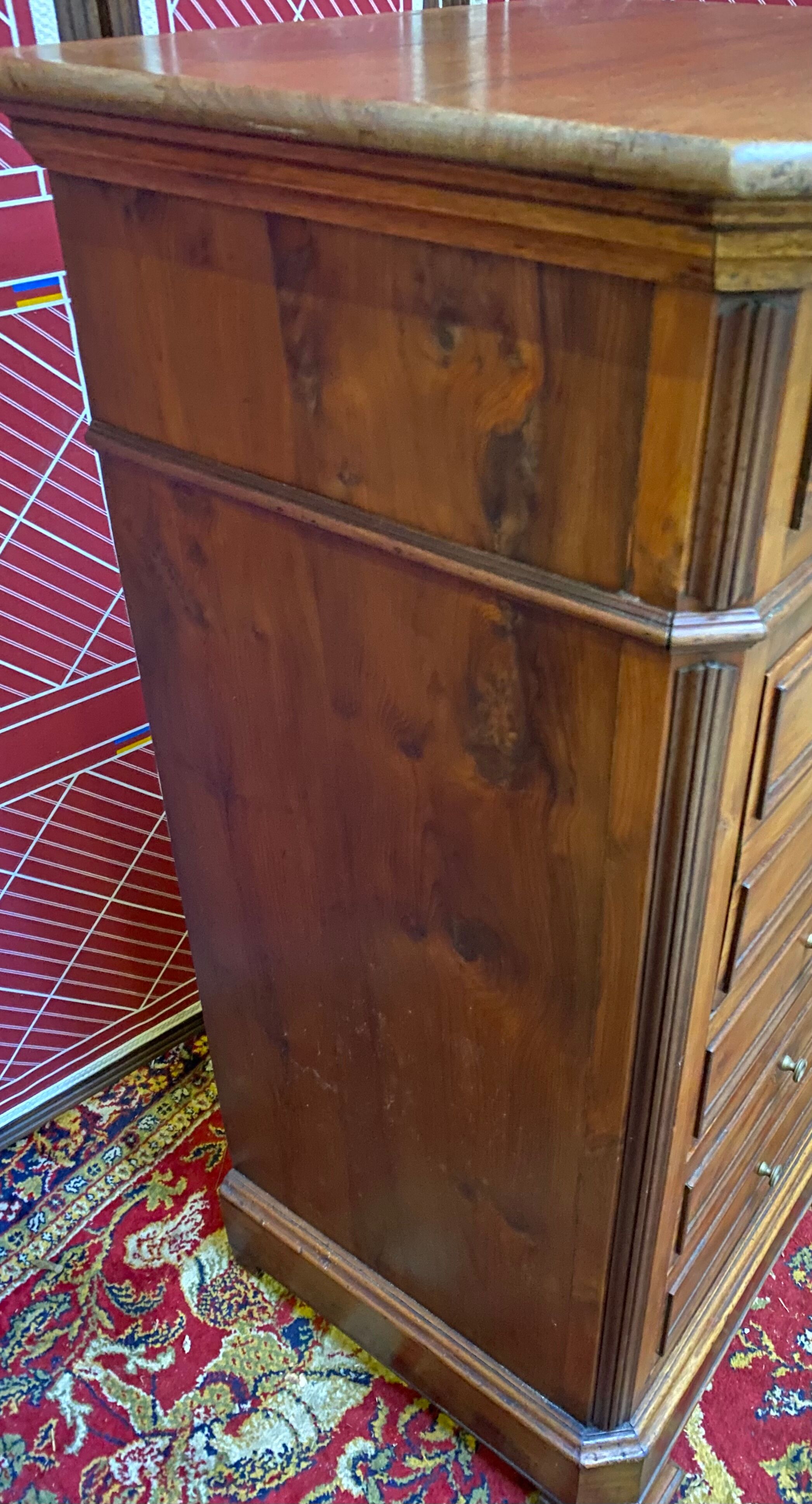 Louis-Philippe weekly style bedside in solid walnut