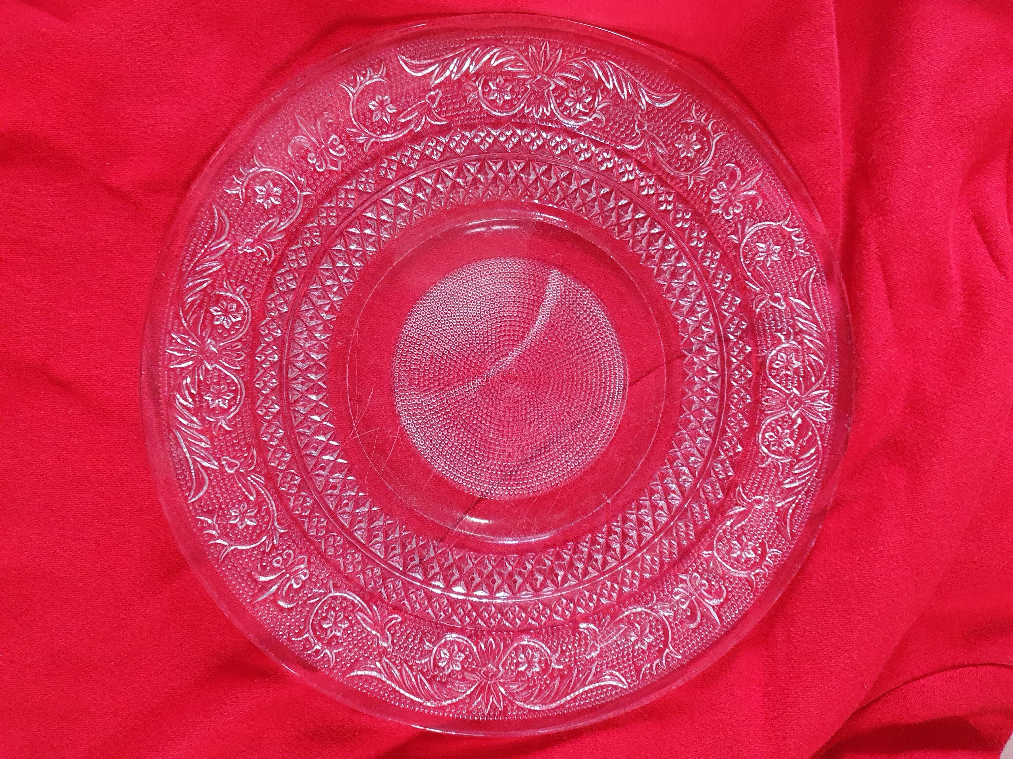 Set of 6 flat plates in vintage glass