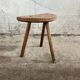 Tabouret tripode brutaliste