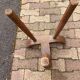 Tabouret tripode brutaliste