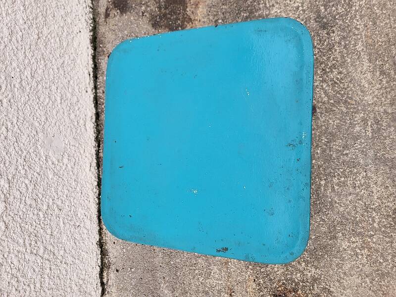 Square bistro table in painted metal n°1