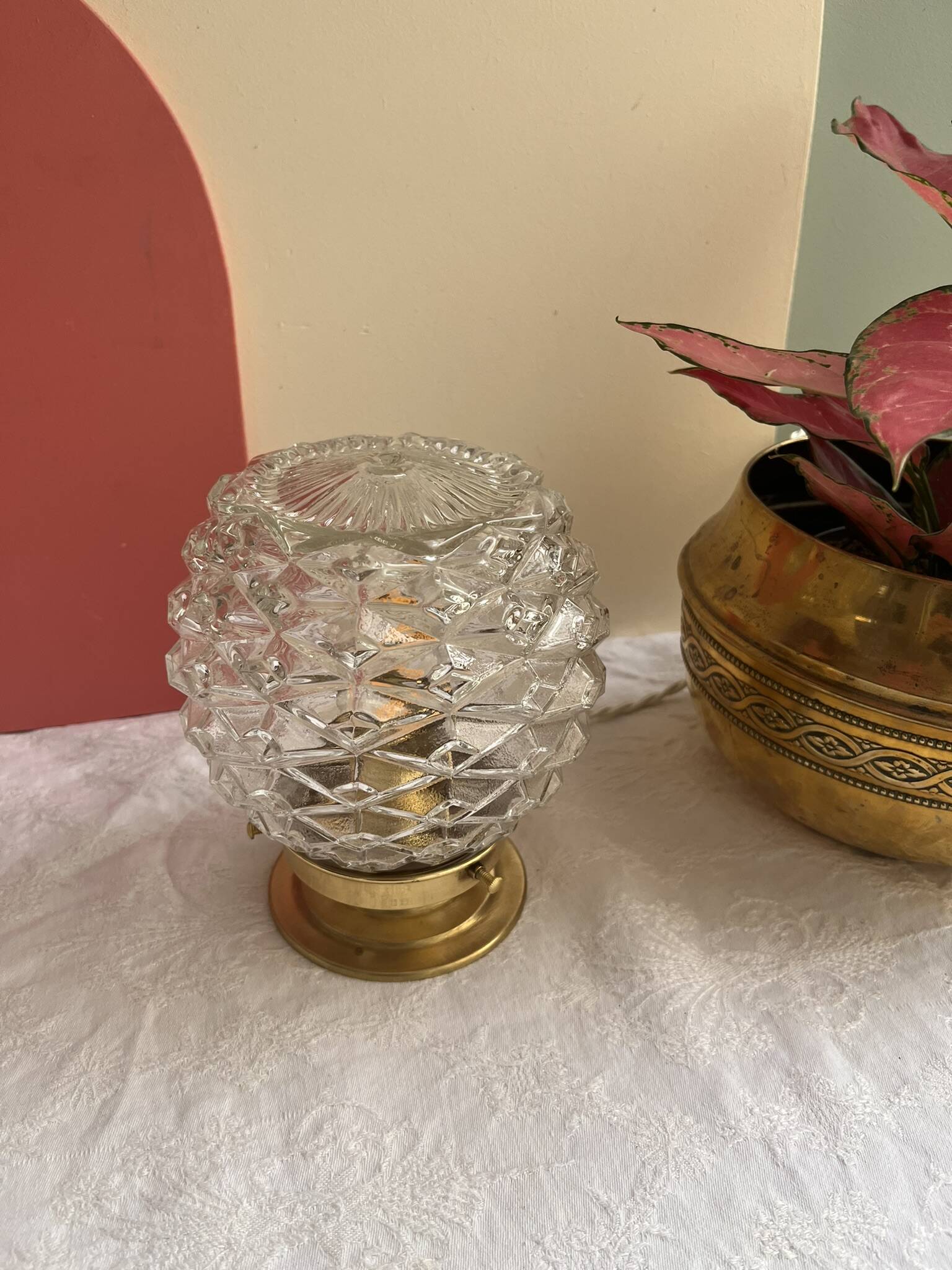 Vintage table lamp in chiseled glass - pineapple model