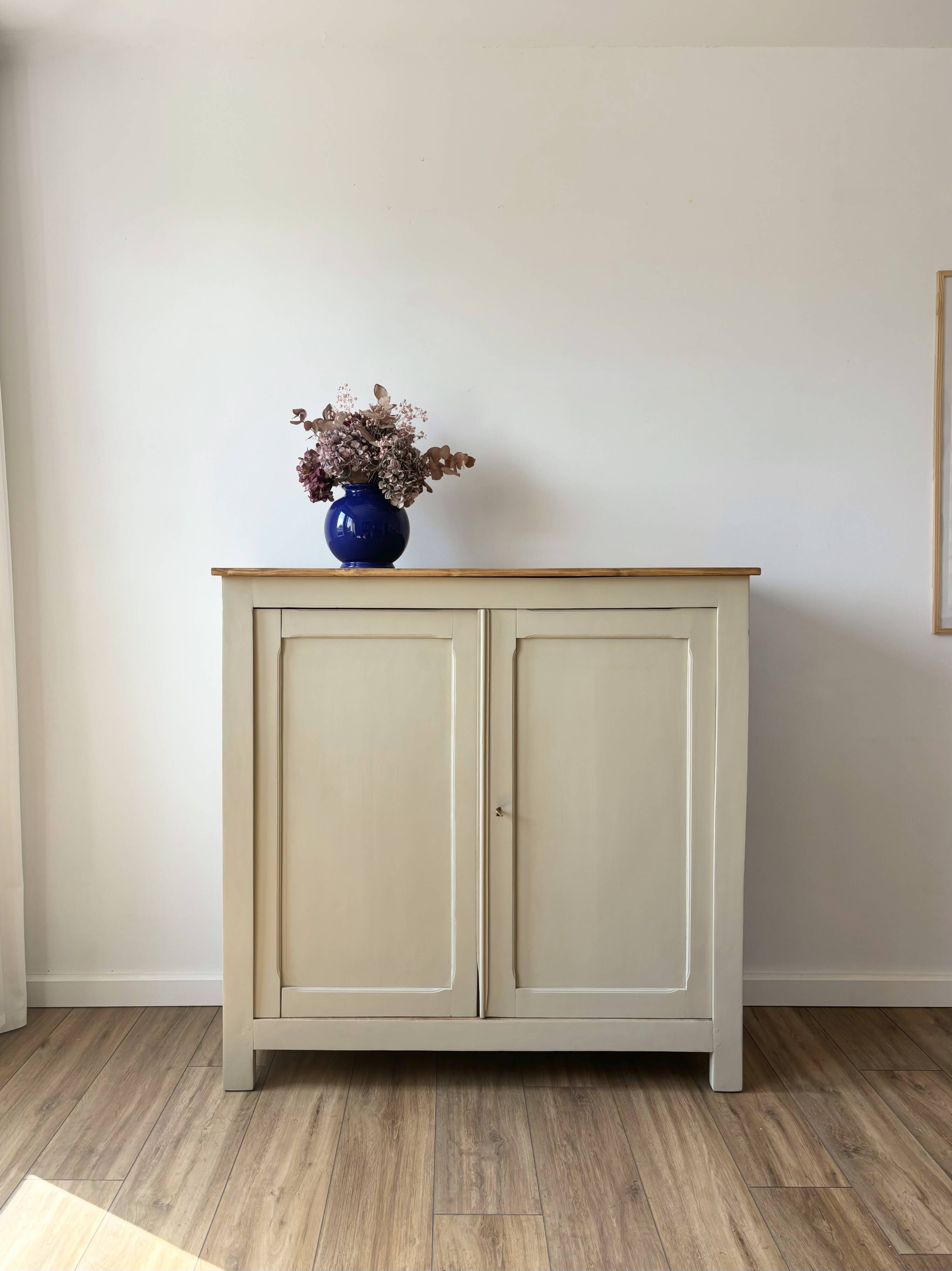 Buffet vaisselier parisien rénové