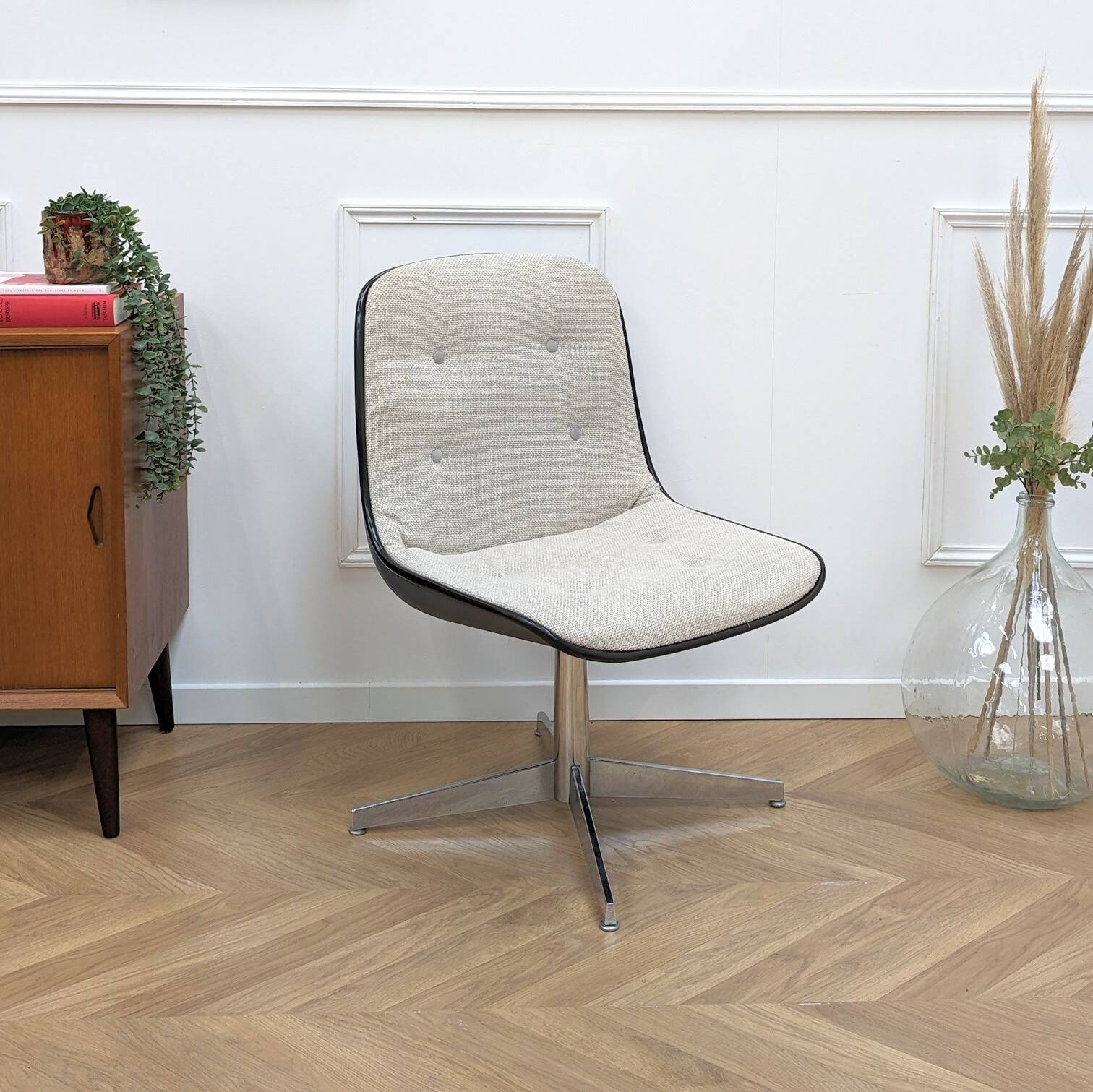 Model 451 armchair by Randall Buck