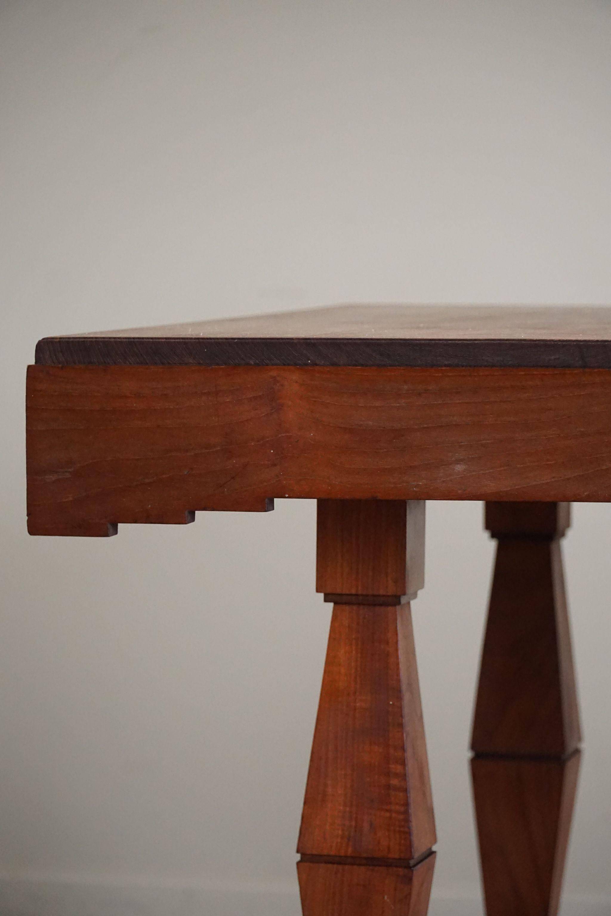 Art Deco dining table in teak, with butterfly extension, Danish cabinetmaker, 1940s.