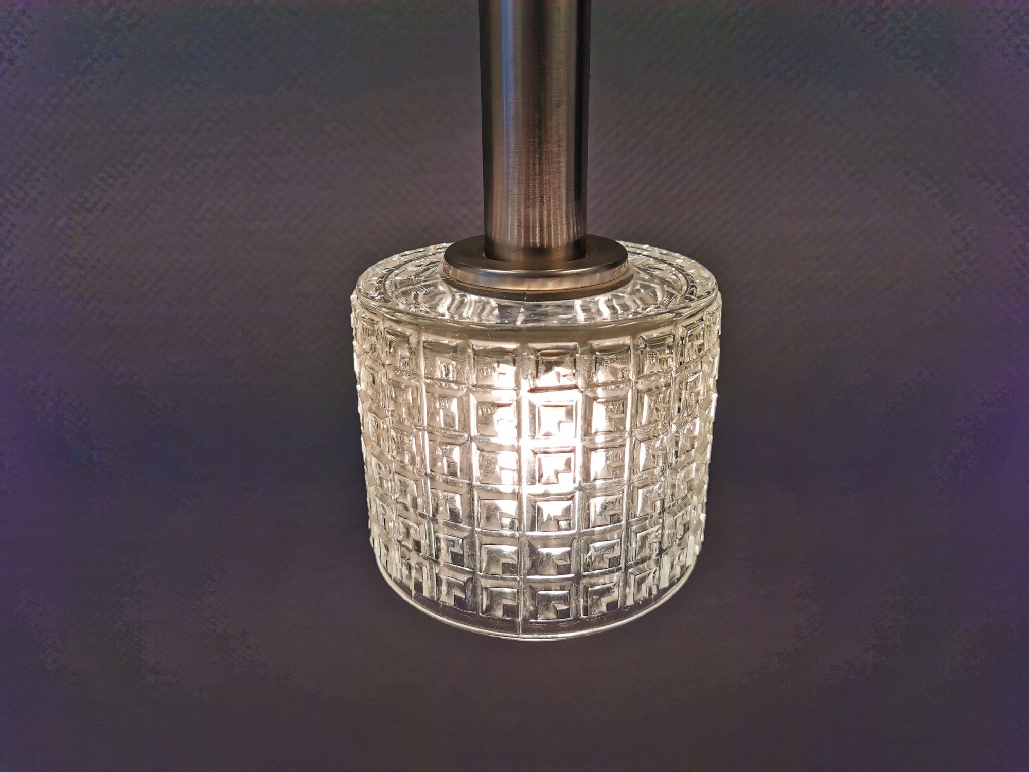 Small hanging lamp in transperant crystal glass
