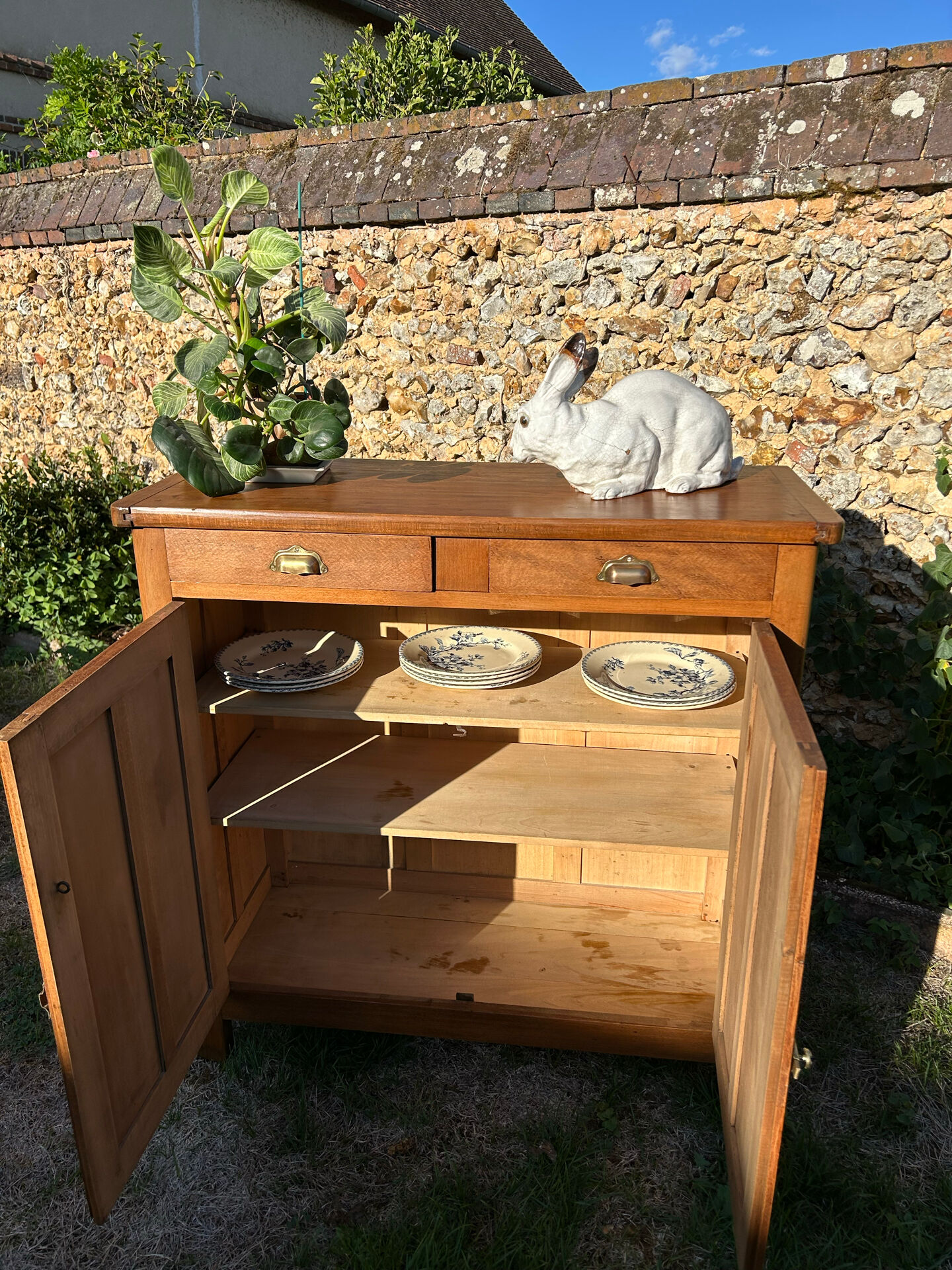 Vintage Parisian buffet in solid beech, hazelnut colour.