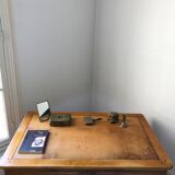 Extendable table in solid cherry