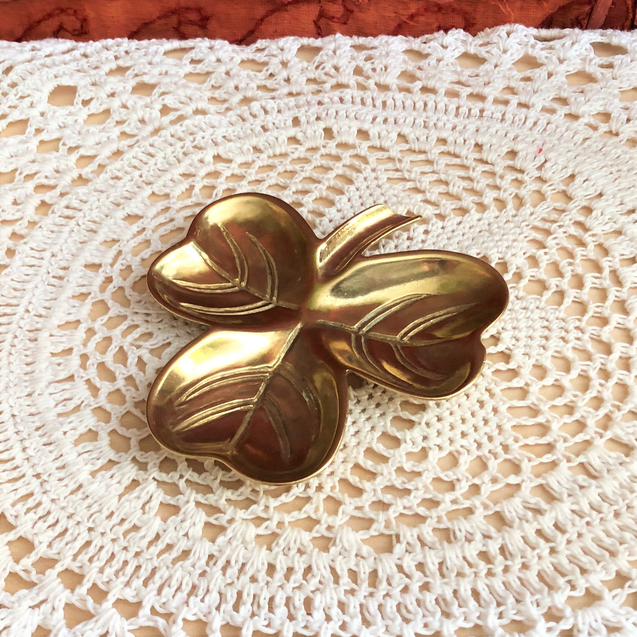 Ashtray Art Deco style décor clovers